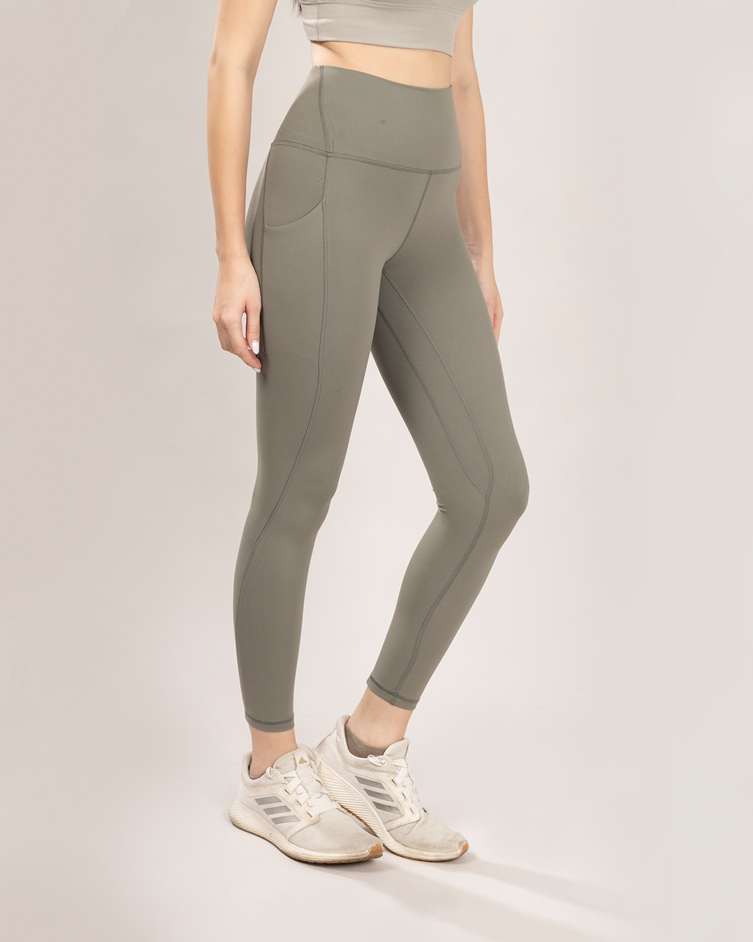 Signature Pocket Sweat Pants — Women’s Relaxed Fit