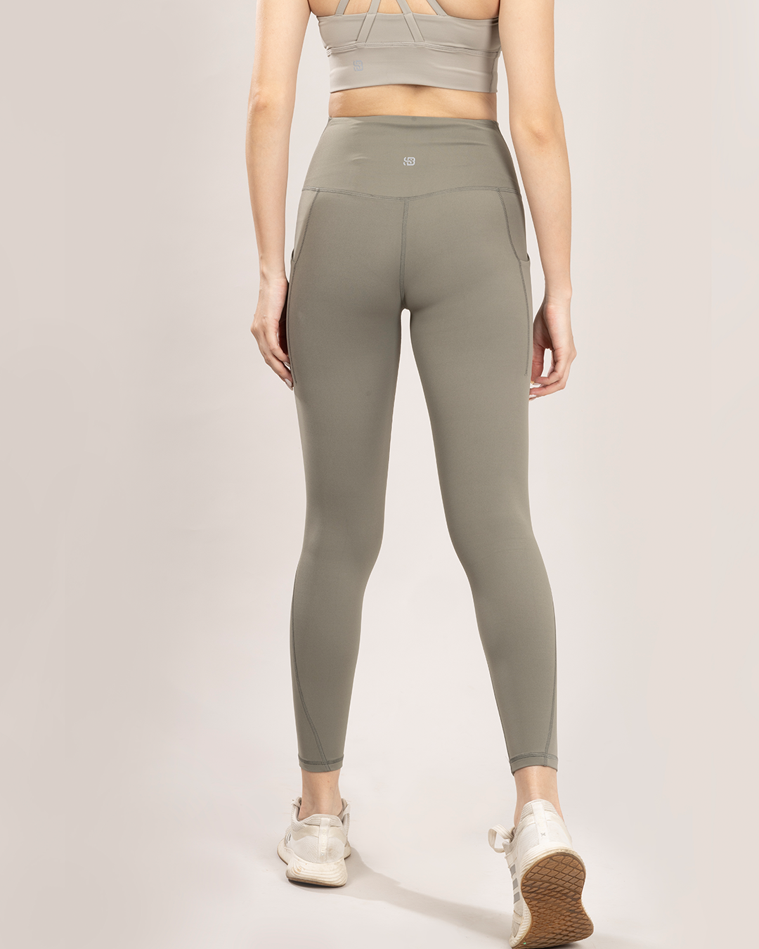 Signature Pocket Sweat Pants — Women’s Relaxed Fit