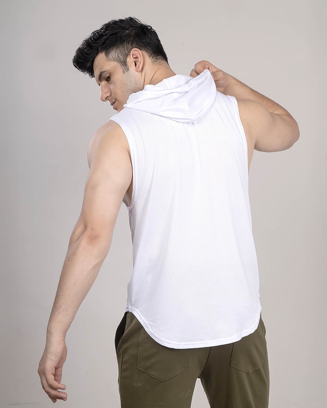 Skullbull IronFlex Hoodie – Sleeveless Men’s Hoodie for Gym & Streetwear (White)