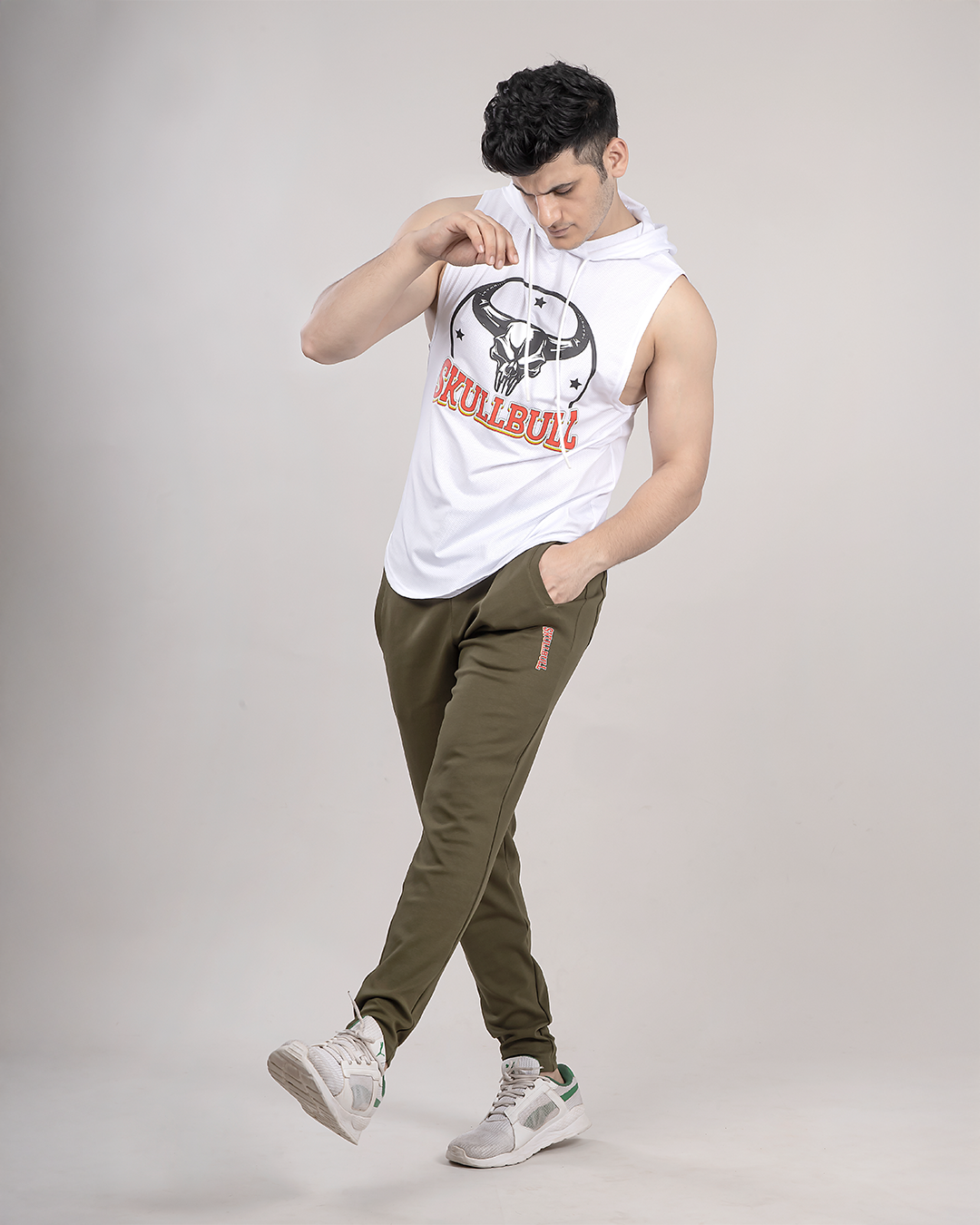 Skullbull IronFlex Hoodie – Sleeveless Men’s Hoodie for Gym & Streetwear (White)